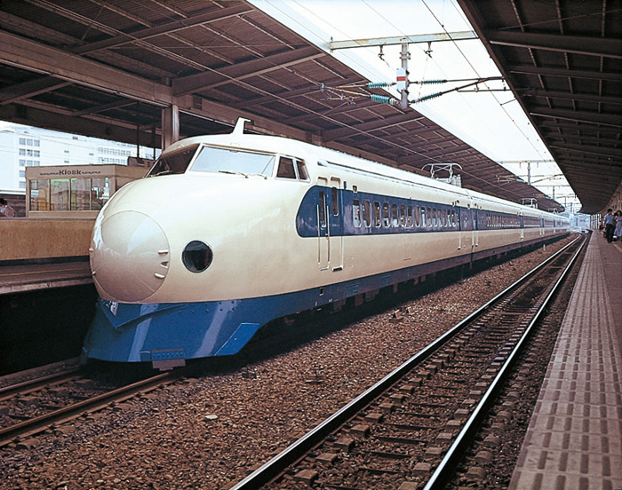 □非売品 昭和49年（1974年）10月！新幹線総局 金属製0系置物 新幹線 ...